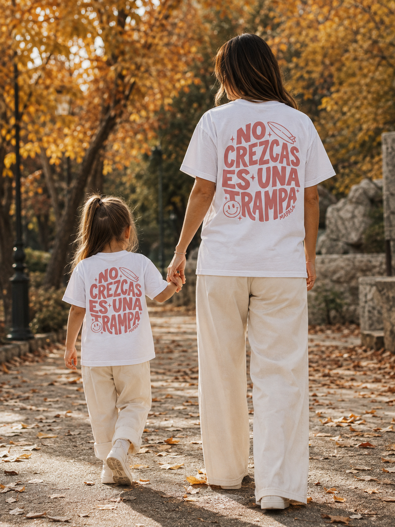 Camiseta adulto · No crezcas, es una trampa